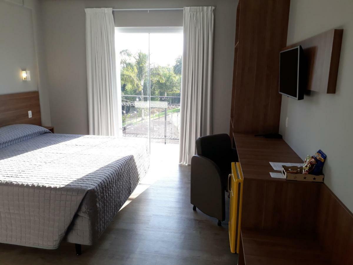 Hotel Bergozza 南河镇 外观 照片
